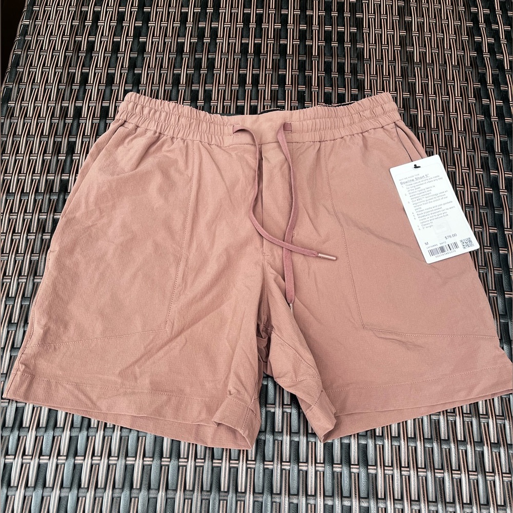 Lululemon Bowline Shorts Size M Salmon Color - NWT - Picture 3 of 5